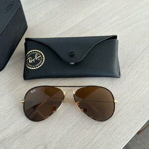 Barely worn brown tortoise sunglasses raybans